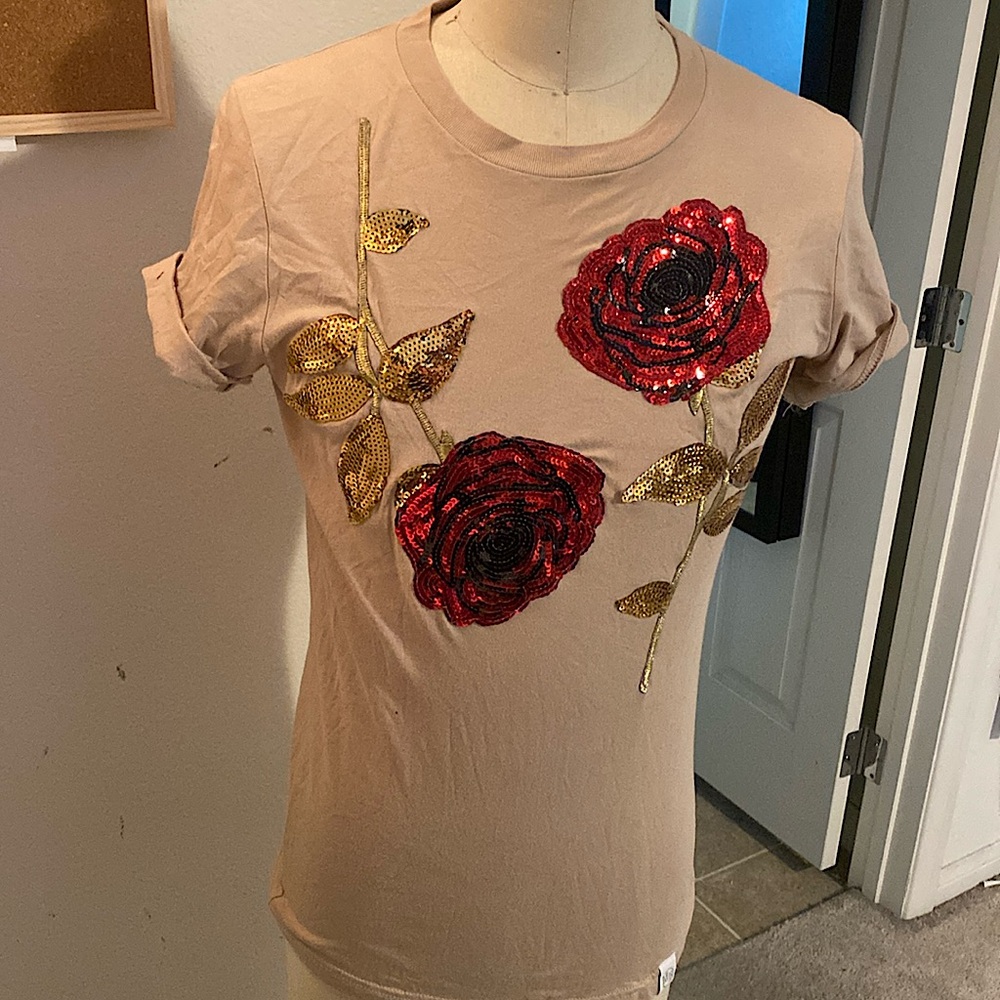 Marek and Richard rose sequin tshirt